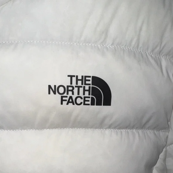 The North Face Women's Cream Puffer Jacket - Picture 2 of 10